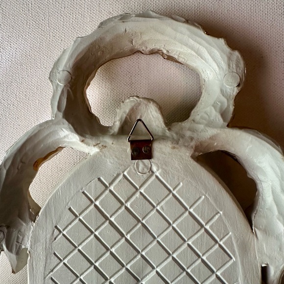 Vintage Baroque Style Regal Wall Plaque in Molded Plastic Made in Italy - Picture 9 of 14